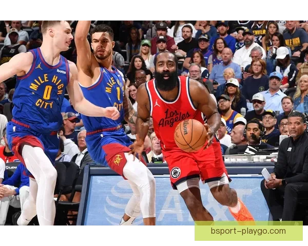 哈登因季后赛与母亲健康申请推迟220万餐厅欠租取证