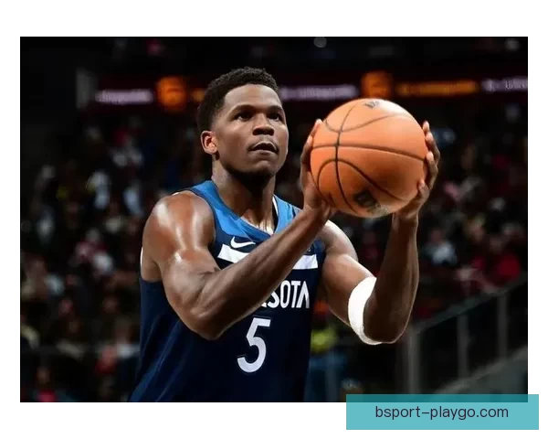 爱德华兹因膝伤缺阵活塞 生涯巅峰赛季遗憾无缘各大奖项